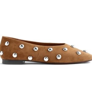 Women's flat shoes